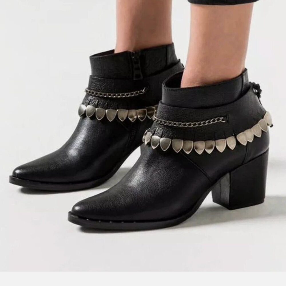 Freda Salvador Star Black Jodhpur Studded Leather Ankle Boots size 7